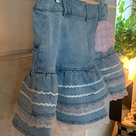 Sweet Society Adorable Denim Skirt w lace and Rick Rack trim Size Large - Picture 6 of 7